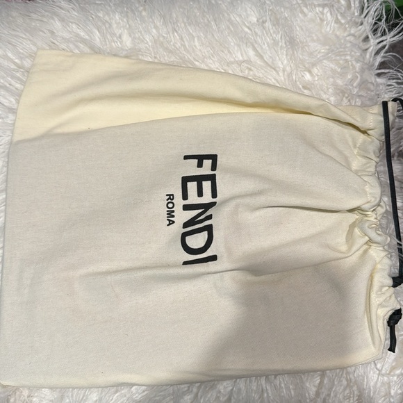 Fendi Roma Flat Pouch Large - Picture 4 of 10